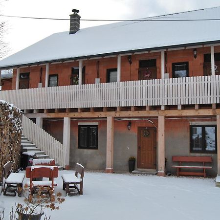 Květinové apartmány u Jordů Marenice Extérieur photo