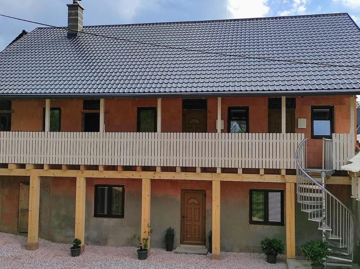 Květinové apartmány u Jordů Marenice Extérieur photo