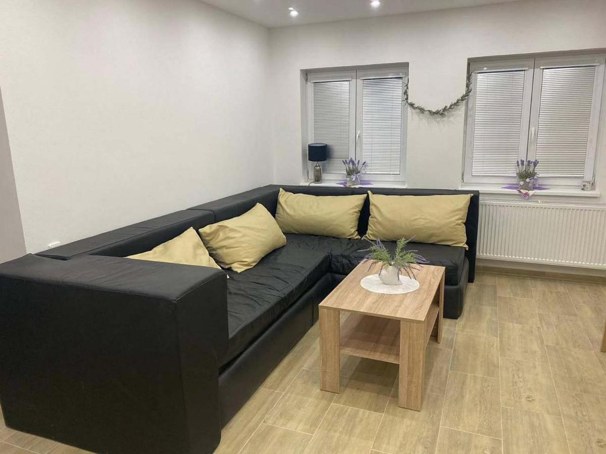 Květinové apartmány u Jordů Marenice Extérieur photo
