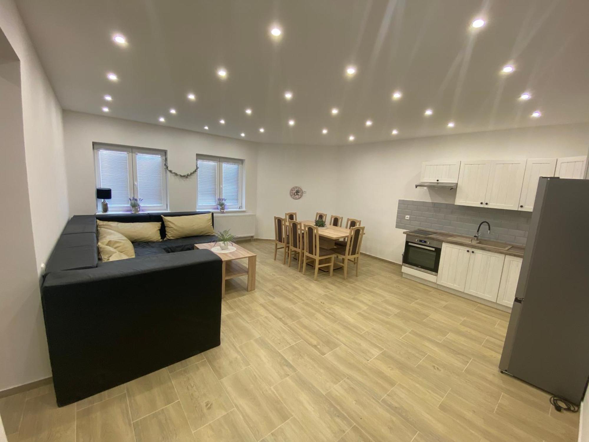 Květinové apartmány u Jordů Marenice Extérieur photo