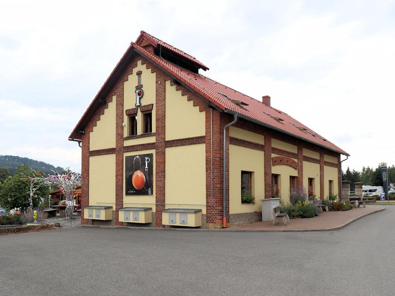 Květinové apartmány u Jordů Marenice Extérieur photo