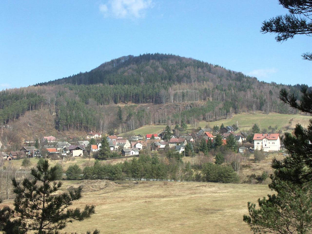 Květinové apartmány u Jordů Marenice Extérieur photo